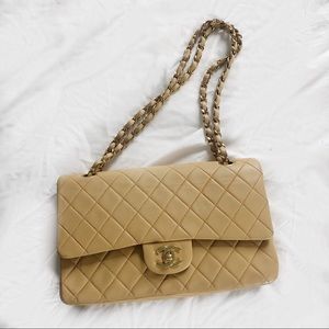 Beige chanel medium classic flap
